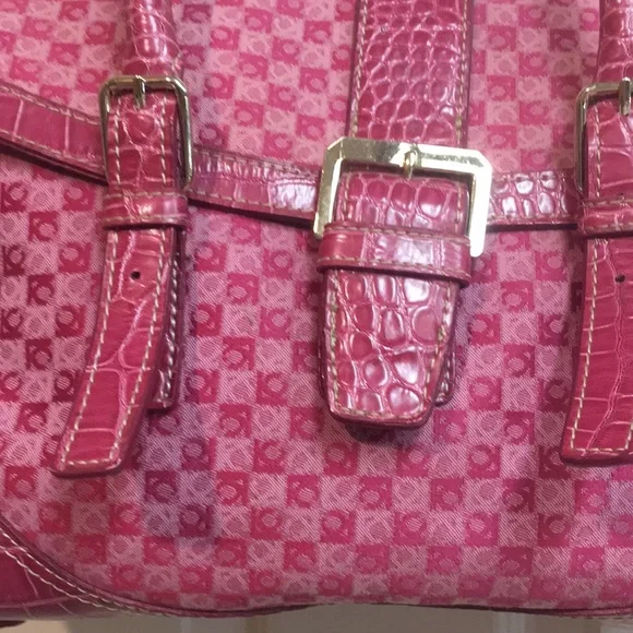 Liz Claiborne Raspberry Pink Crocodile Pattern Handbag - plus Wallet! - Picture 3 of 16